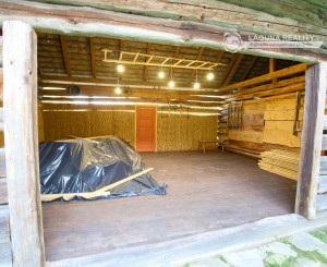 Chalupa s výhľadom na Levočské vrchy