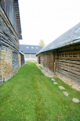 Chalupa s výhľadom na Levočské vrchy