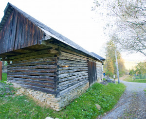 Chalupa s výhľadom na Levočské vrchy