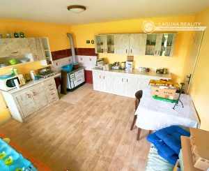 Rodinný dom (654 m2), garáž, altánok, záhrada Smižany