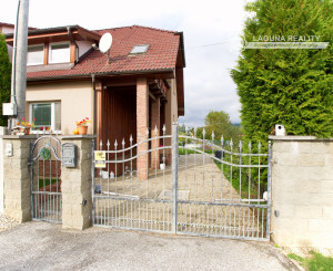 Rodinný dom (654 m2), garáž, altánok, záhrada Smižany