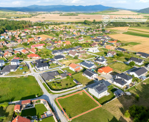 Stavebný pozemok 692 m2 s výhľadom na hrad Spišský Hrhov