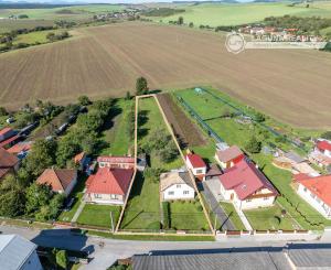 REZERVOVANÉ  - Veľký pozemok so starším domom v dobrej lokalite Spišské Vlachy