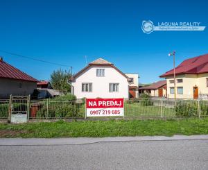REZERVOVANÉ  - Veľký pozemok so starším domom v dobrej lokalite Spišské Vlachy