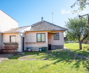 REZERVOVANÉ  - Veľký pozemok so starším domom v dobrej lokalite Spišské Vlachy