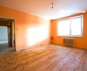 Byt 3+1 (71 m2) s loggiou, ul. Dubová Sp. Nová Ves