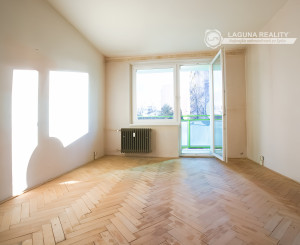 Byt 3+1 (71 m2) s loggiou, ul. Dubová Sp. Nová Ves