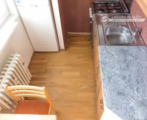 REZERVOVANÝ ! Byt 1+1 (35 m2) s loggiou, sídl. Tarča Sp. Nová Ves