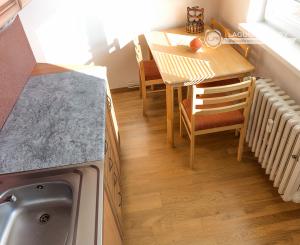 REZERVOVANÝ ! Byt 1+1 (35 m2) s loggiou, sídl. Tarča Sp. Nová Ves