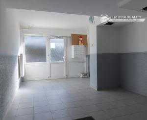 REZERVOVANÝ ! Byt 1+1 (35 m2) s loggiou, sídl. Tarča Sp. Nová Ves