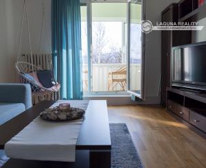 REZERVOVANÝ ! Byt 1+1 (35 m2) s loggiou, sídl. Tarča Sp. Nová Ves