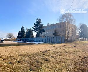 ZNÍŽENÁ CENA! Podnikateľský areál (3,3 ha) neďaleko Košíc