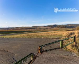 Atraktívny pozemok na podnikanie (3 ha) pri Klčove