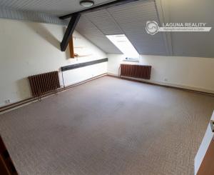 Byt 4+1 (135 m2) s loggiou blízko žel. stanice a centra Sp. Nová Ves