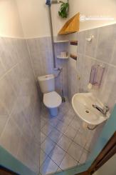 Byt 4+1 (135 m2) s loggiou blízko žel. stanice a centra Sp. Nová Ves