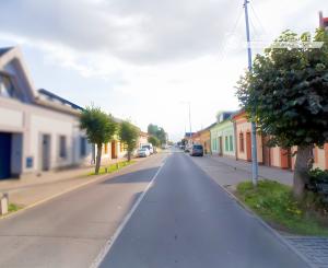 Byt 4+1 (135 m2) s loggiou blízko žel. stanice a centra Sp. Nová Ves