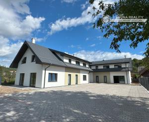 FINALIZUJEME ! Na predaj 3 a 4 -izbové byty v Danišovciach