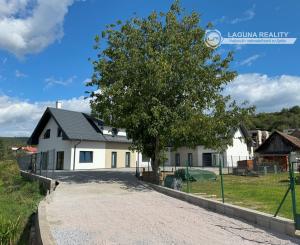 FINALIZUJEME ! Na predaj 3 a 4 -izbové byty v Danišovciach