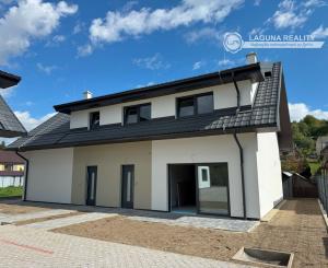 FINALIZUJEME ! Na predaj 3 a 4 -izbové byty v Danišovciach