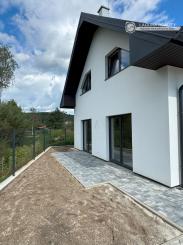 FINALIZUJEME ! Na predaj 3 a 4 -izbové byty v Danišovciach