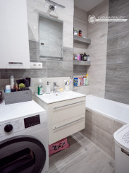 3-izbový, nadštandardne veľký byt s balkónom -  Krompachy