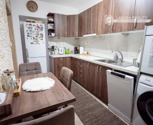 3-izbový, nadštandardne veľký byt s balkónom -  Krompachy