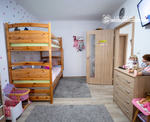 3-izbový, nadštandardne veľký byt s balkónom -  Krompachy