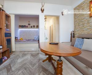 Byt 2+1 (59 m2) s balkónom na sídl. Mier v Sp. Novej Vsi