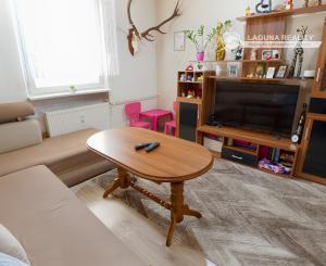 Byt 2+1 (59 m2) s balkónom na sídl. Mier v Sp. Novej Vsi