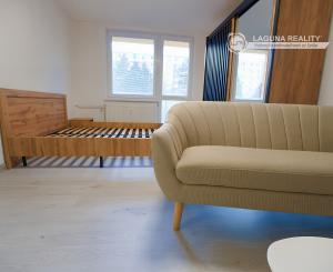 PRENÁJOM! Byt 1+1 (44 m2) s dvomi loggiami, sídl. Tarča v Sp. N. Vsi