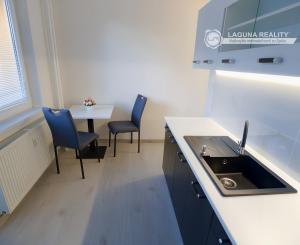 PRENÁJOM! Byt 1+1 (44 m2) s dvomi loggiami, sídl. Tarča v Sp. N. Vsi