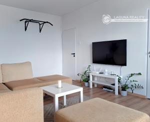 PRENÁJOM! Byt 3+1 (77 m2) 2 balkóny,  Levočská SNV