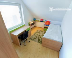 Rodinný dom s krásnou záhradou (922 m2) Markušovce pri SNV