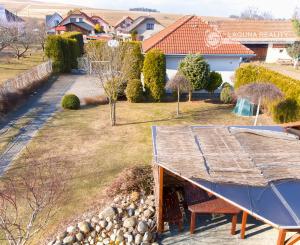 Rodinný dom s krásnou záhradou (922 m2) Markušovce pri SNV