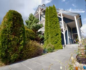 Multifunkčný dom s veľkým pozemkom (1656 m2) Veľká Lomnica