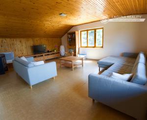 Rodinný dom - chalupa pod Bukovcom (2 869 m2), Švedlár