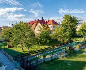 Atraktívny meštiansky dom s veľkou záhradou v Levoči