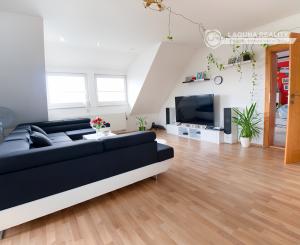 Rodinný dom (654 m2), garáž, altánok, záhrada Smižany