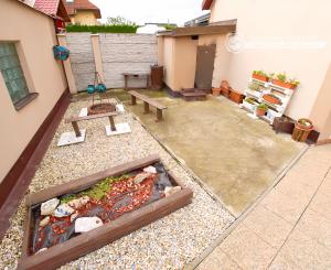 Rodinný dom (654 m2), garáž, altánok, záhrada Smižany