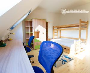 Rodinný dom s krásnou záhradou (922 m2) Markušovce pri SNV