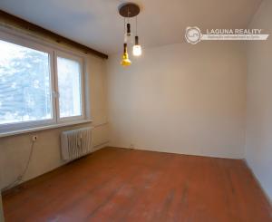 Byt 4+1 (82 m2) s loggiou, Komenského ul., SNV