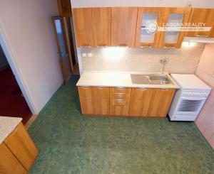 Byt 4+1 (82 m2) s loggiou, Komenského ul., SNV