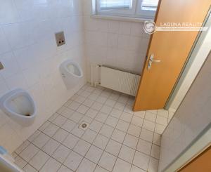 PRENÁJOM! Administratívny objekt v pokojnej lokalite sídl. Západ SNV