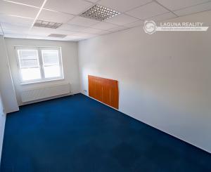 PRENÁJOM! Administratívny objekt v pokojnej lokalite sídl. Západ SNV