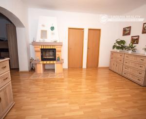 Rodinný dom s dvomi garážami - Beharovce