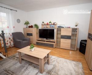 Rodinný dom s dvomi garážami - Beharovce