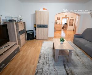 Rodinný dom s dvomi garážami - Beharovce