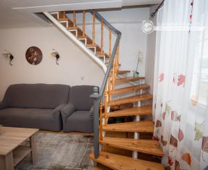 Rodinný dom s dvomi garážami - Beharovce