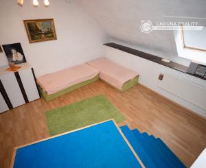 Rodinný dom s dvomi garážami - Beharovce