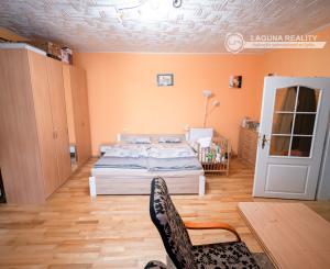 Rodinný dom s dvomi garážami - Beharovce